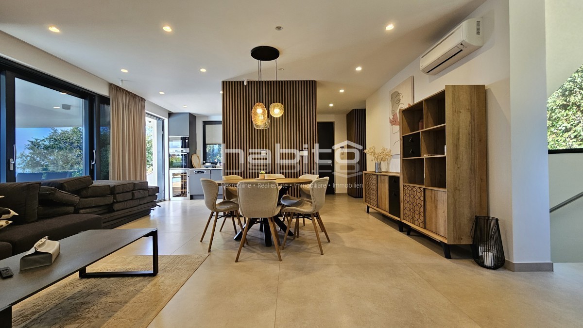 Dintorni di Parenzo - Gioiello istriano con vista panoramica sul mare