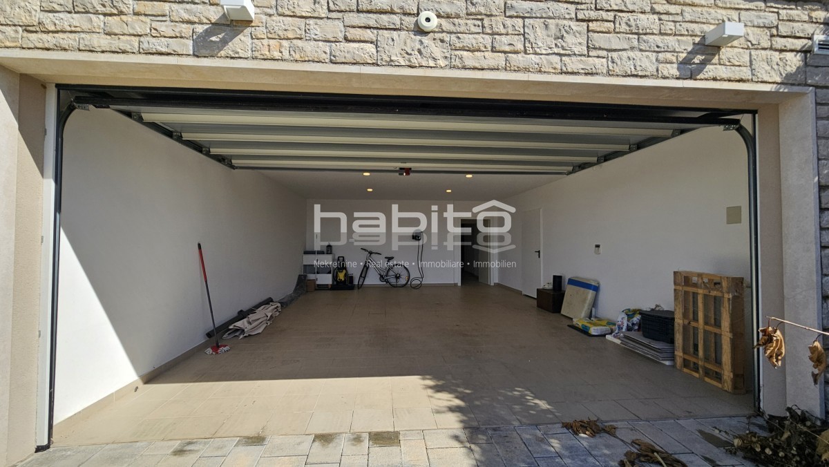 Dintorni di Parenzo - Gioiello istriano con vista panoramica sul mare