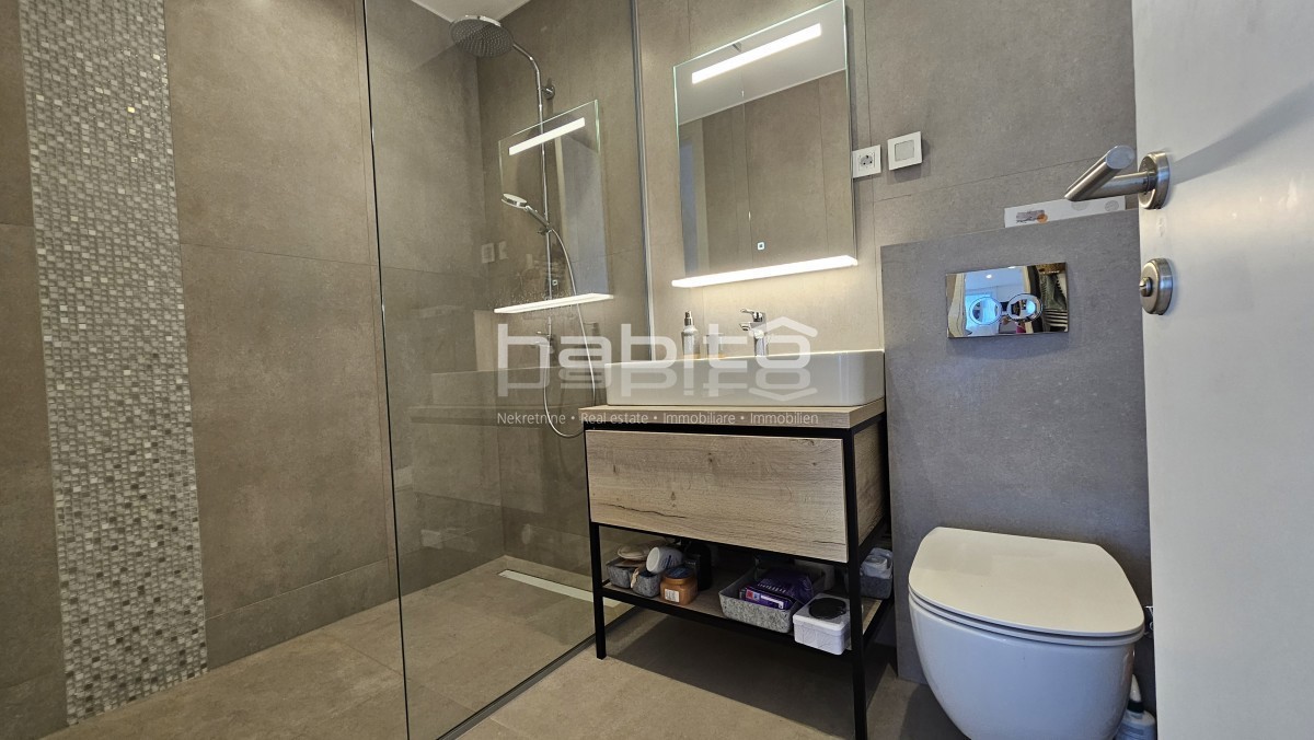 Dintorni di Parenzo - Gioiello istriano con vista panoramica sul mare