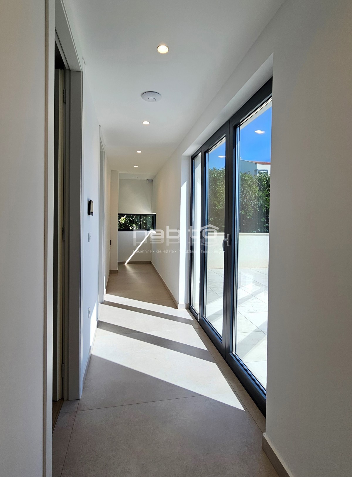 Dintorni di Parenzo - Gioiello istriano con vista panoramica sul mare