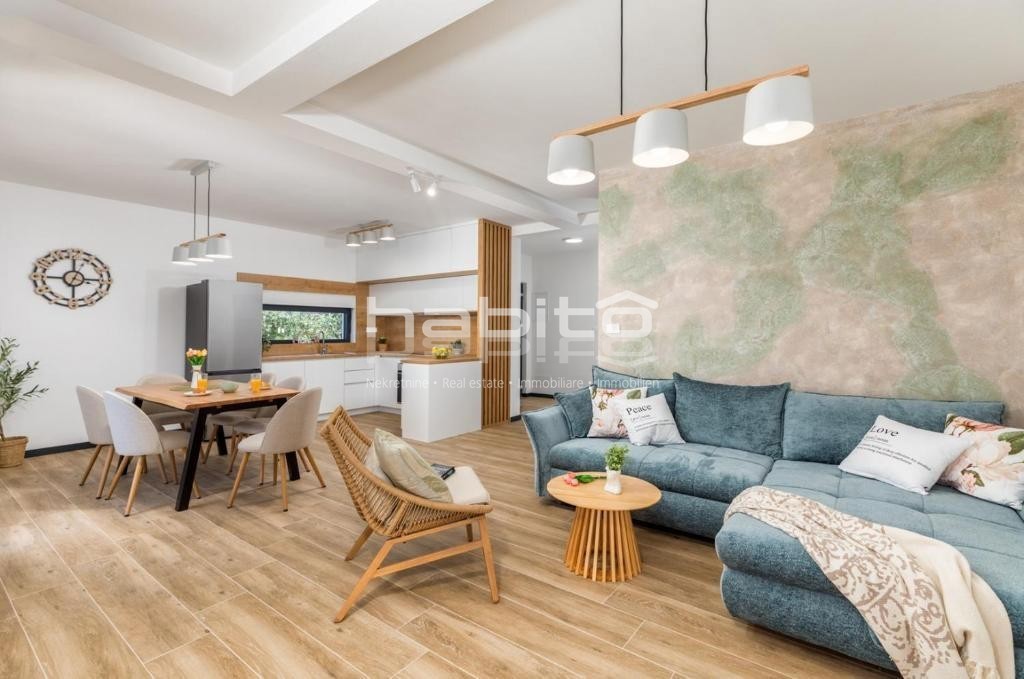 Parenzo - Splendida casa ai margini del villaggio, vista mare