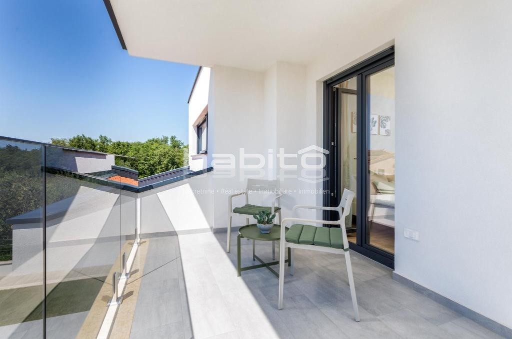 Parenzo - Splendida casa ai margini del villaggio, vista mare