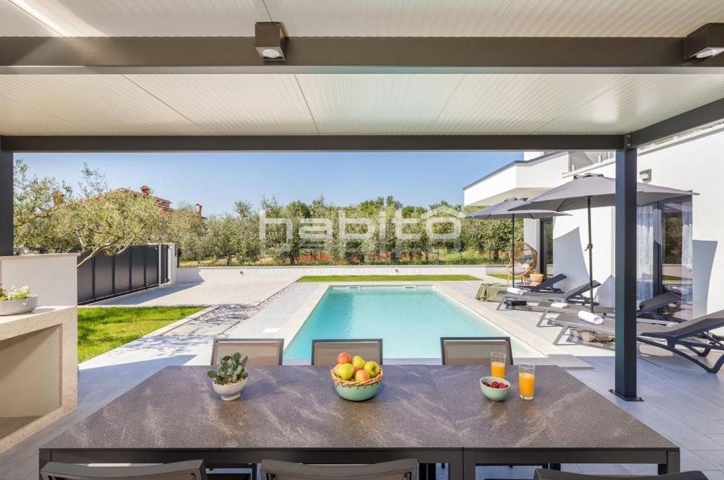 Parenzo - Splendida casa ai margini del villaggio, vista mare