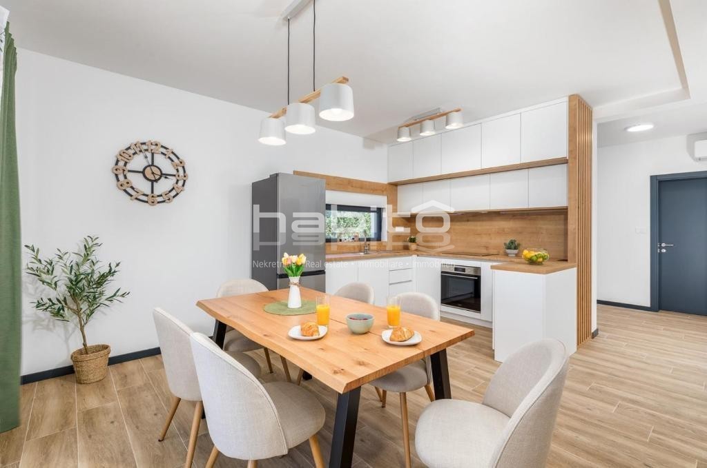 Parenzo - Splendida casa ai margini del villaggio, vista mare