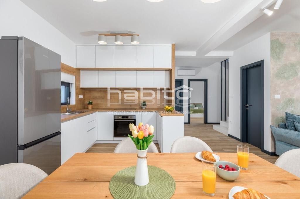 Parenzo - Splendida casa ai margini del villaggio, vista mare