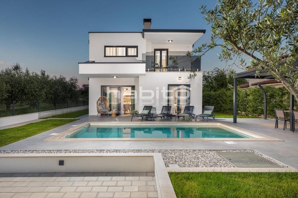 Parenzo - Splendida casa ai margini del villaggio, vista mare