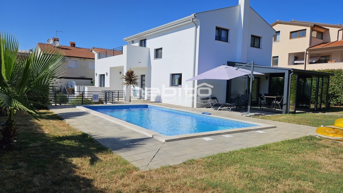 Zona Parenzo - Villa indipendente con piscina e vista mare