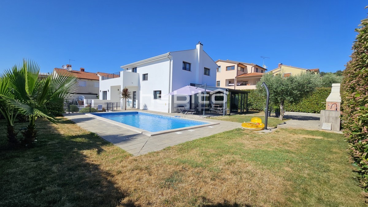 Zona Parenzo - Villa indipendente con piscina e vista mare