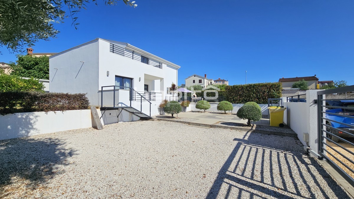 Zona Parenzo - Villa indipendente con piscina e vista mare