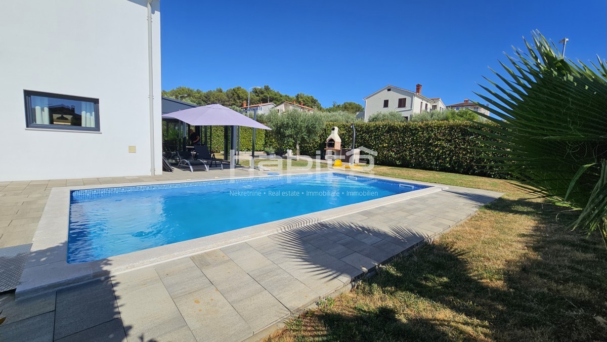 Zona Parenzo - Villa indipendente con piscina e vista mare