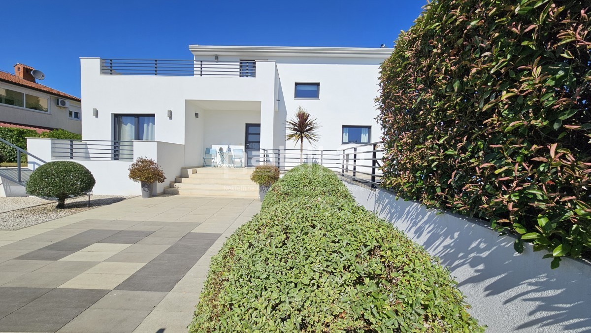 Zona Parenzo - Villa indipendente con piscina e vista mare