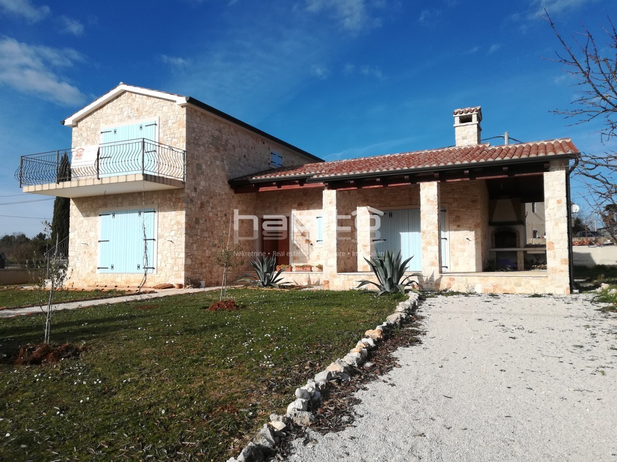 Parenzo 7 km - Casa in pietra indipendente vicino alla città