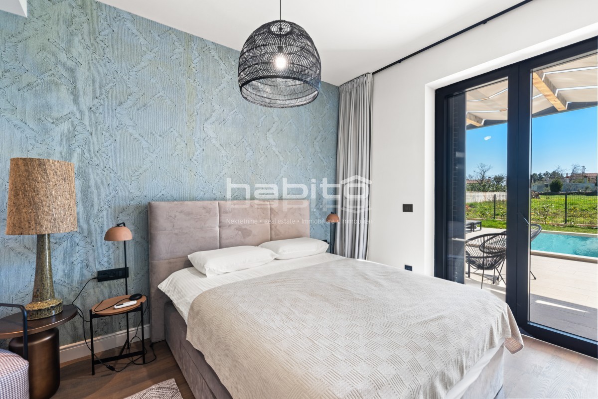 Krnica- Villa di Lusso con Piscina in Posizione Tranquilla Vicino al Mare