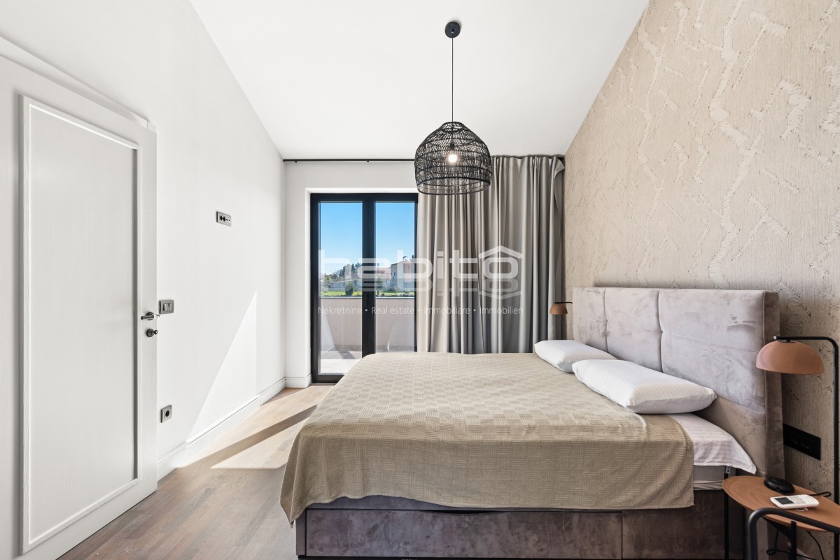 Krnica- Villa di Lusso con Piscina in Posizione Tranquilla Vicino al Mare