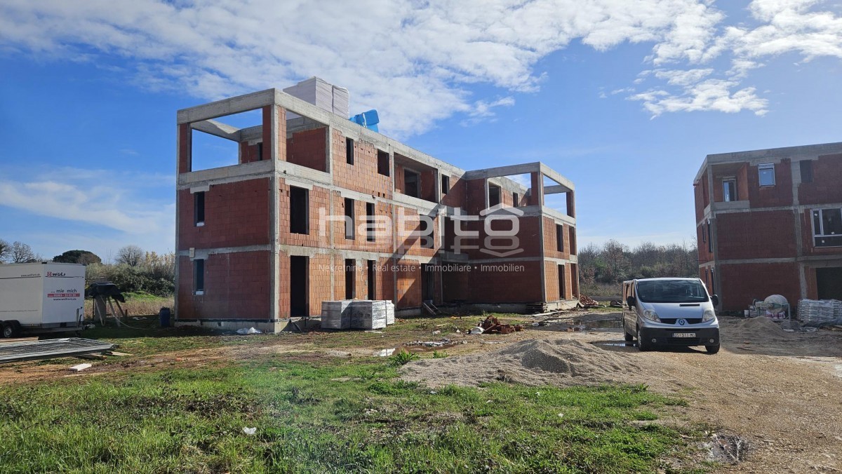 POREČ-PARENZO, APPARTAMENTO IN COSTRUZIONE DI 161 M2, 2° PIANO, VISTA MARE, 1500 m dal mare