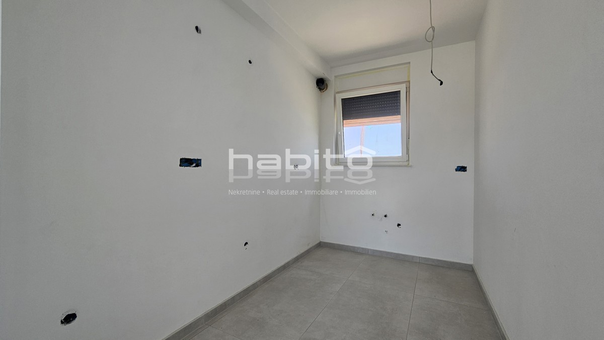 Zona Parenzo - Nuovo appartamento con vista mare, 2 camere da letto, ASCENSORE, 2 posti auto