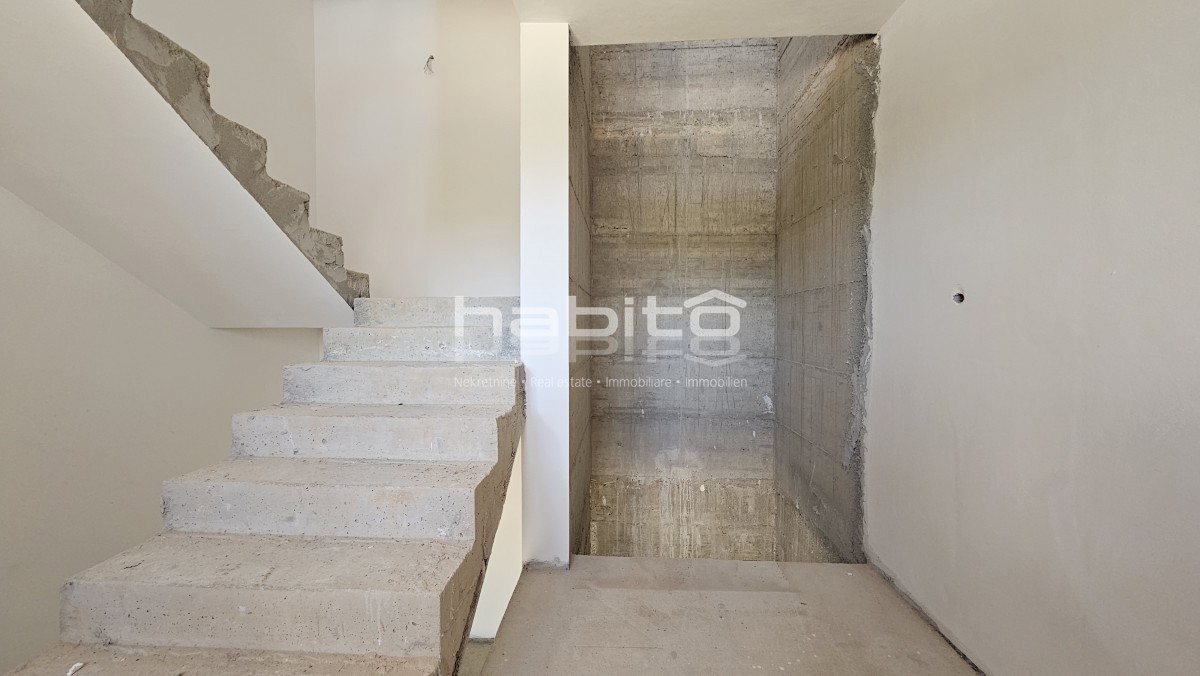 Zona Parenzo - Nuovo appartamento con vista mare, 2 camere da letto, ASCENSORE, 2 posti auto