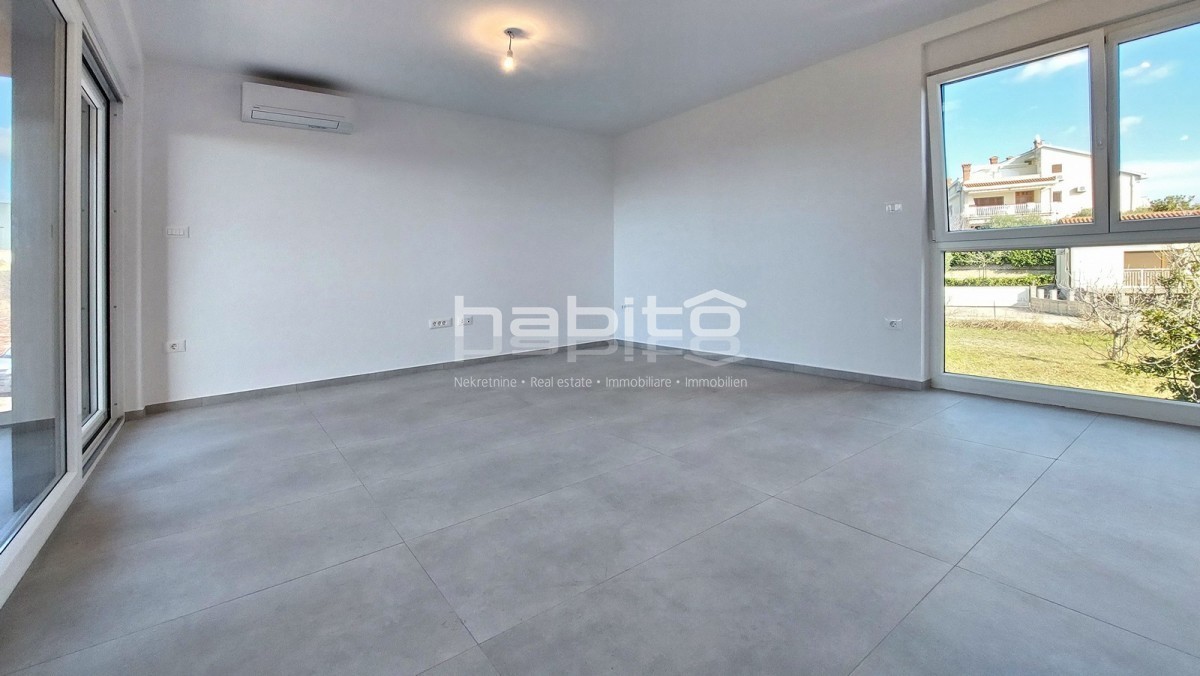 Zona Parenzo - Nuovo appartamento con vista mare, 2 camere da letto, ASCENSORE, 2 posti auto