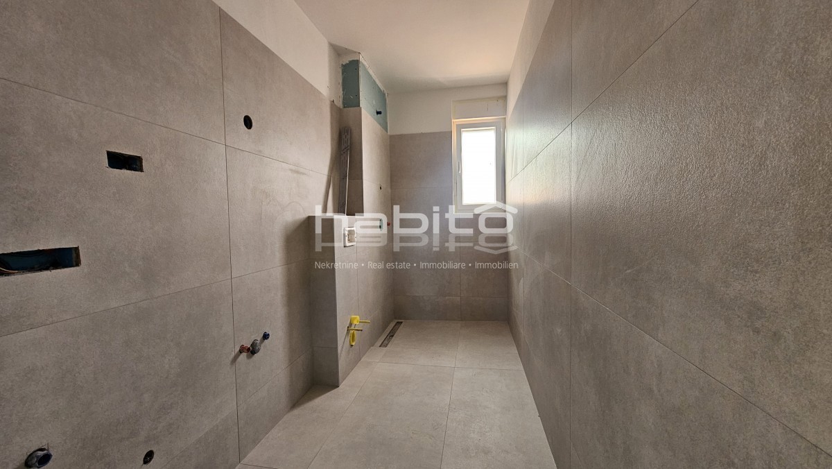 Zona Parenzo - Nuovo appartamento con vista mare, 2 camere da letto, ASCENSORE, 2 posti auto