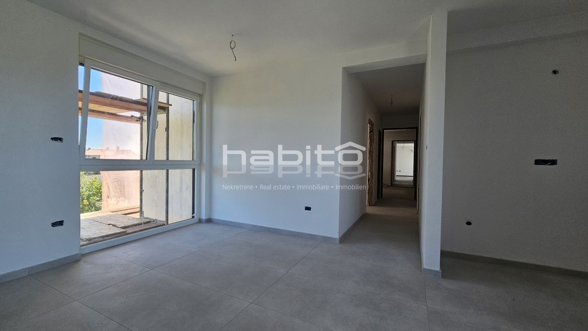 Zona Parenzo - Nuovo appartamento con vista mare, 2 camere da letto, ASCENSORE, 2 posti auto