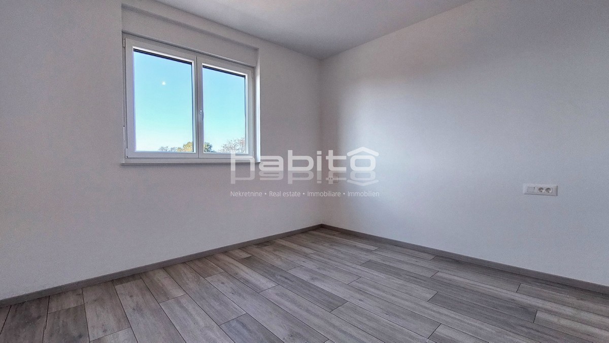 Zona Parenzo - Nuovo appartamento con vista mare, 2 camere da letto, ASCENSORE, 2 posti auto