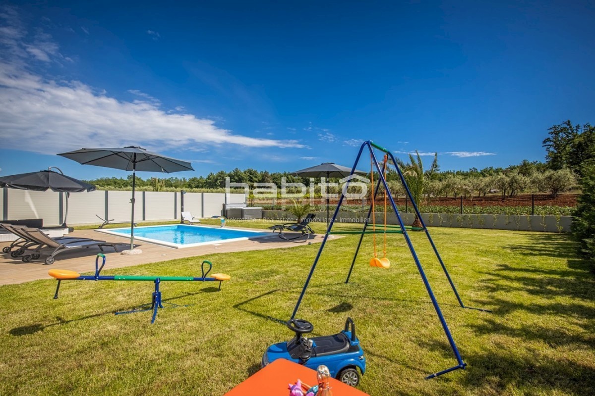 Zona di Parenzo - Elegante villa con piscina e splendida vista sul mare