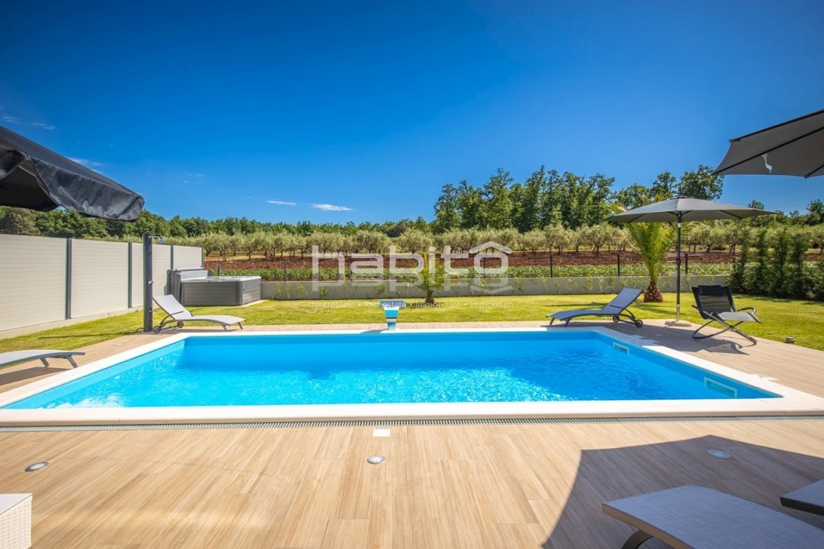 Zona di Parenzo - Elegante villa con piscina e splendida vista sul mare