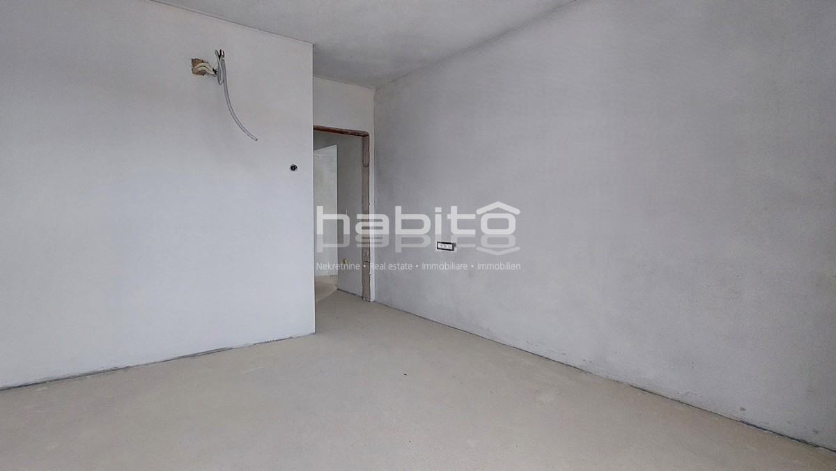 Poreč-Parenzo, nuovo appartamento di 91 m2, 1° piano, 1500 m dal mare