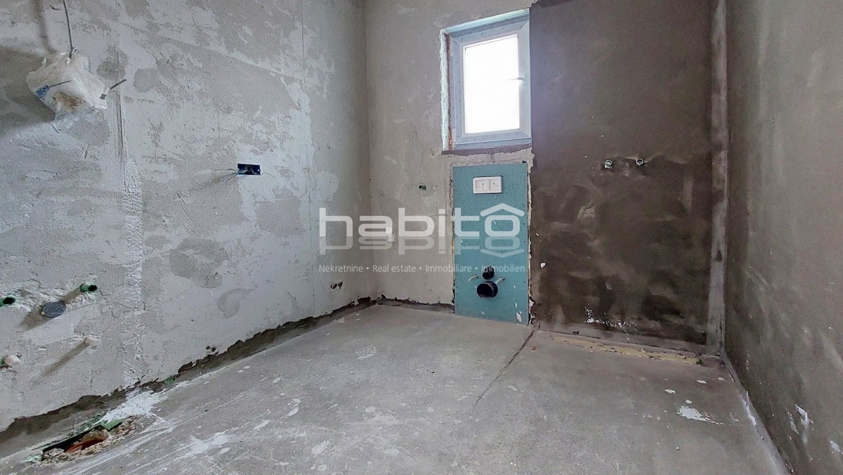 Poreč-Parenzo, nuovo appartamento di 91 m2, 1° piano, 1500 m dal mare