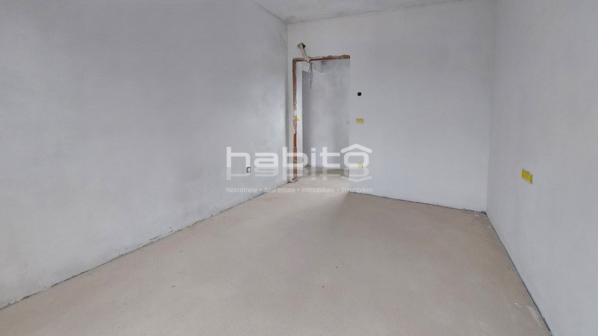 Poreč-Parenzo, nuovo appartamento di 91 m2, 1° piano, 1500 m dal mare