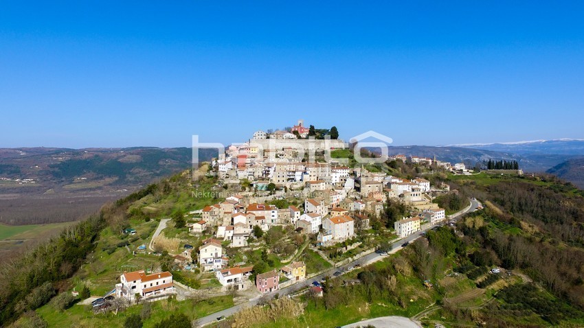 MOTOVUN - BELLA CASA DI PIETRA IN VENDITA - VISTA FANTASTICA!