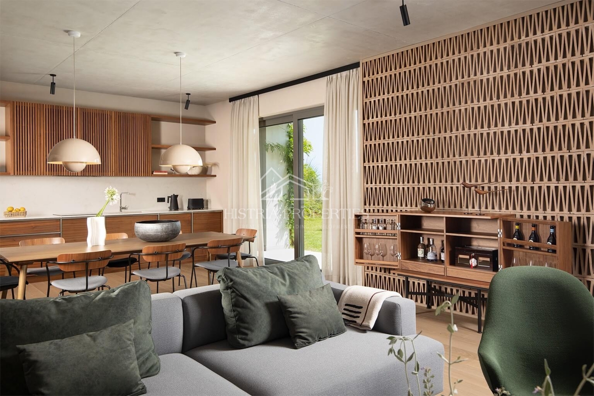 Design architettonico contemporaneo e una casa che vi farà fermare per un momento con una vista suggestiva sulle isole Brioni