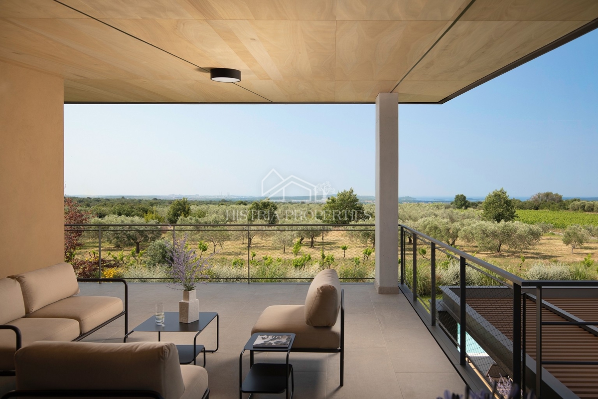 Design architettonico contemporaneo e una casa che vi farà fermare per un momento con una vista suggestiva sulle isole Brioni