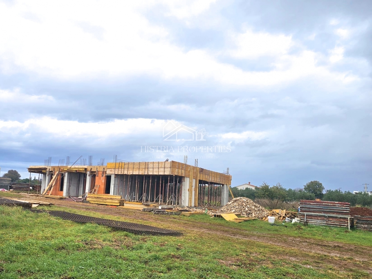 Appartamento di nuova costruzione con ampio cortile vicino al centro di Pola e notevoli vantaggi nell'acquisto