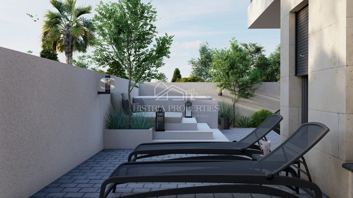 Appartamento di nuova costruzione con ampio cortile vicino al centro di Pola e notevoli vantaggi nell'acquisto