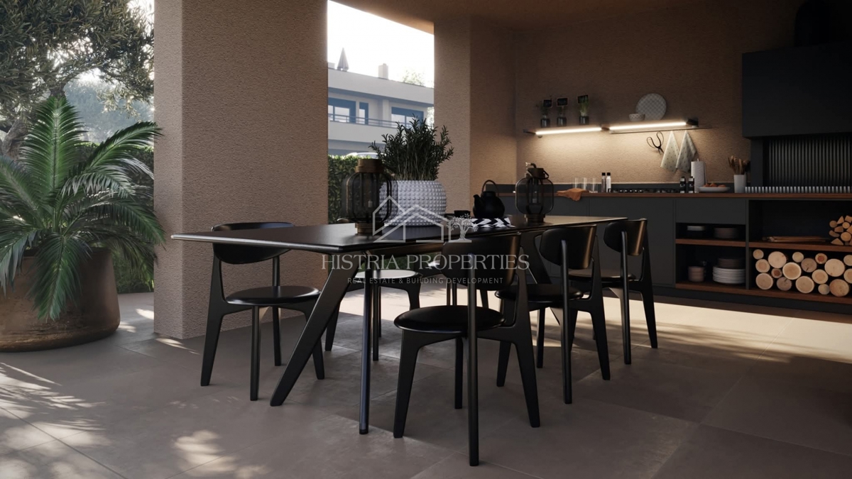 Terrazza panoramica con vista, jacuzzi e spaziosa villa di qualità in una città con tutti i comfort