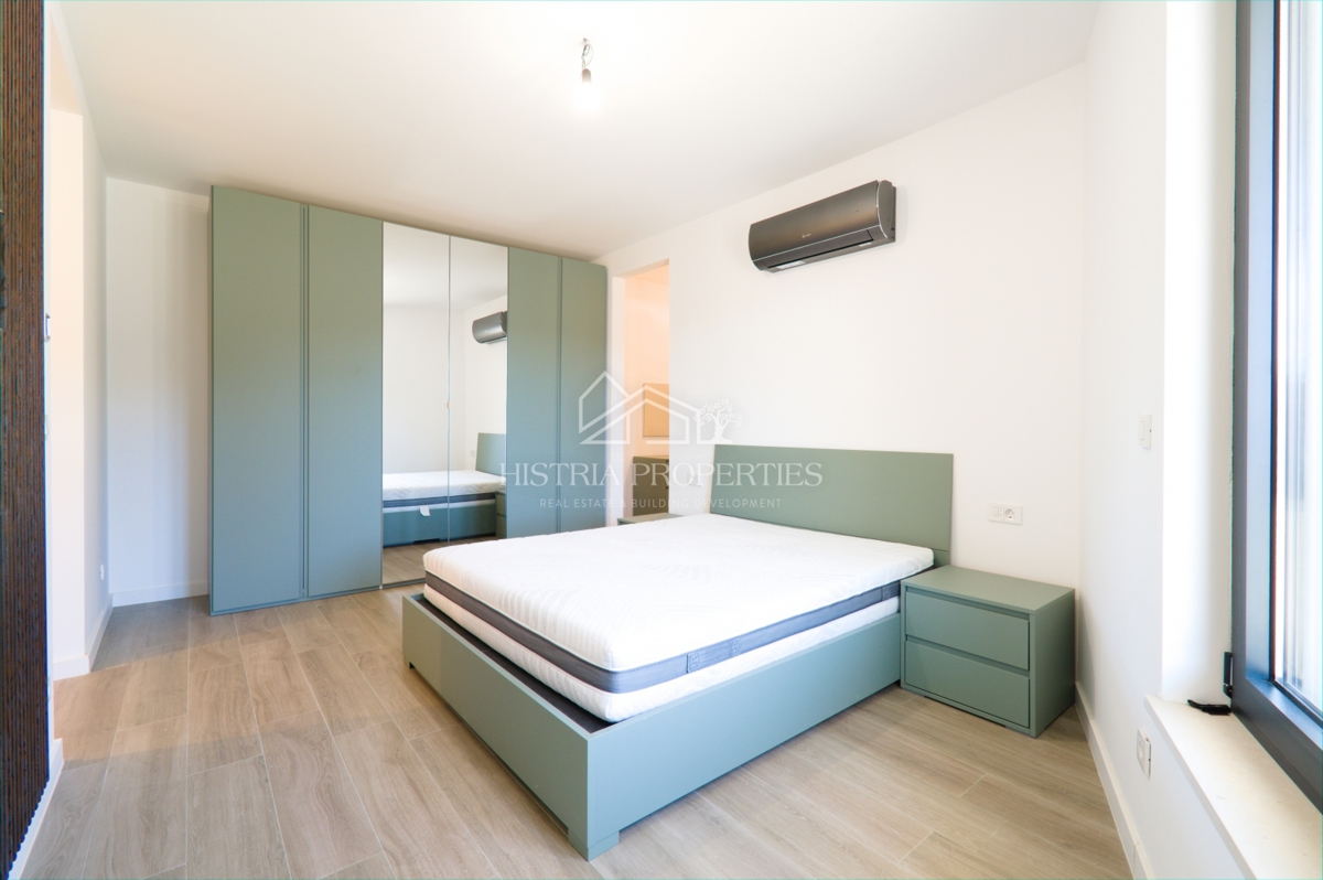 Appartamento arredato in un moderno edificio di nuova costruzione con giardino a 500 metri dalla spiaggia