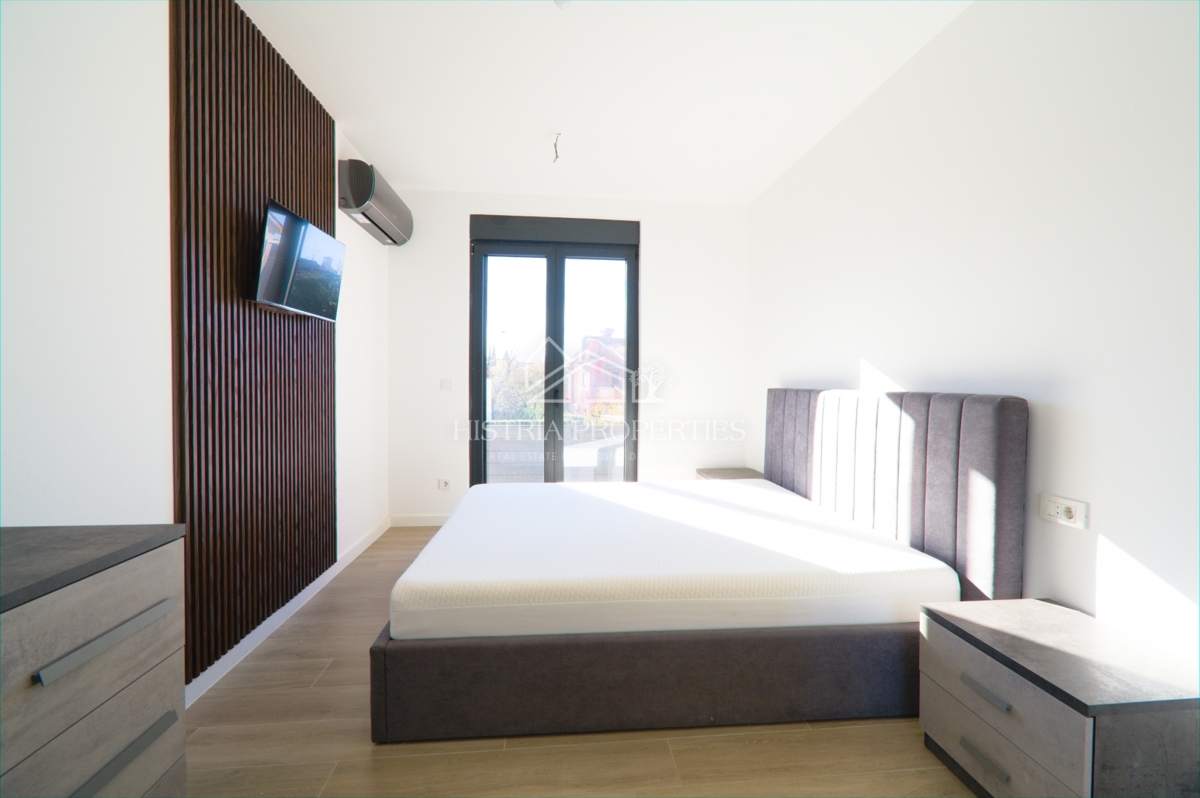 Appartamento arredato in un moderno edificio di nuova costruzione con giardino a 500 metri dalla spiaggia