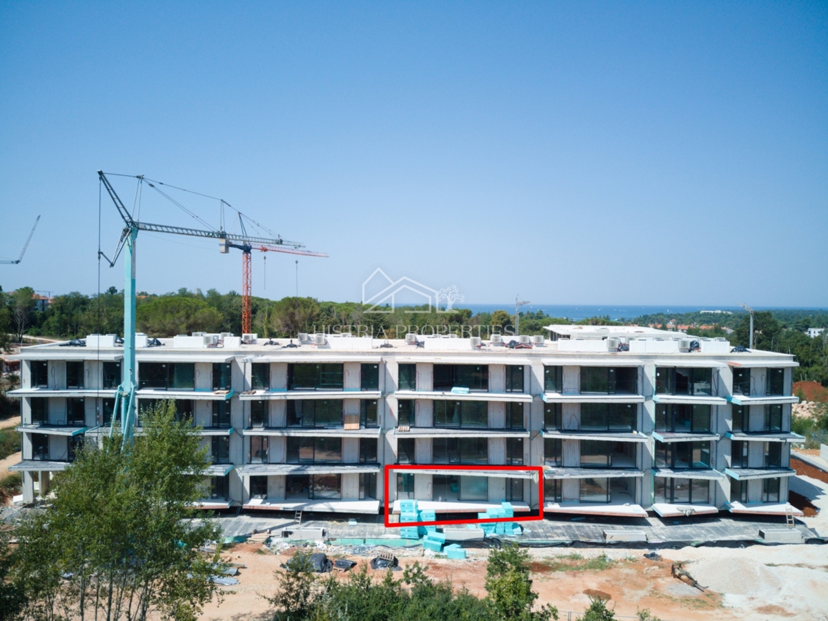 Nuovo edificio di lusso con garage a pochi passi dalla spiaggia nella splendida Parenzo