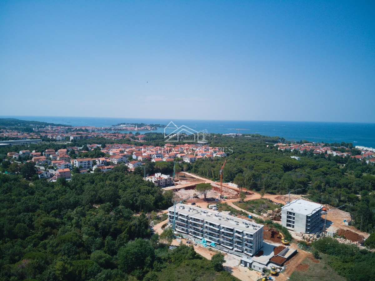 Nuovo edificio di lusso con garage a pochi passi dalla spiaggia nella splendida Parenzo