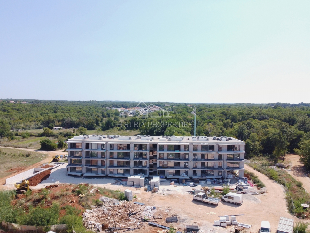 Nuovo edificio di lusso con garage a pochi passi dalla spiaggia nella splendida Parenzo