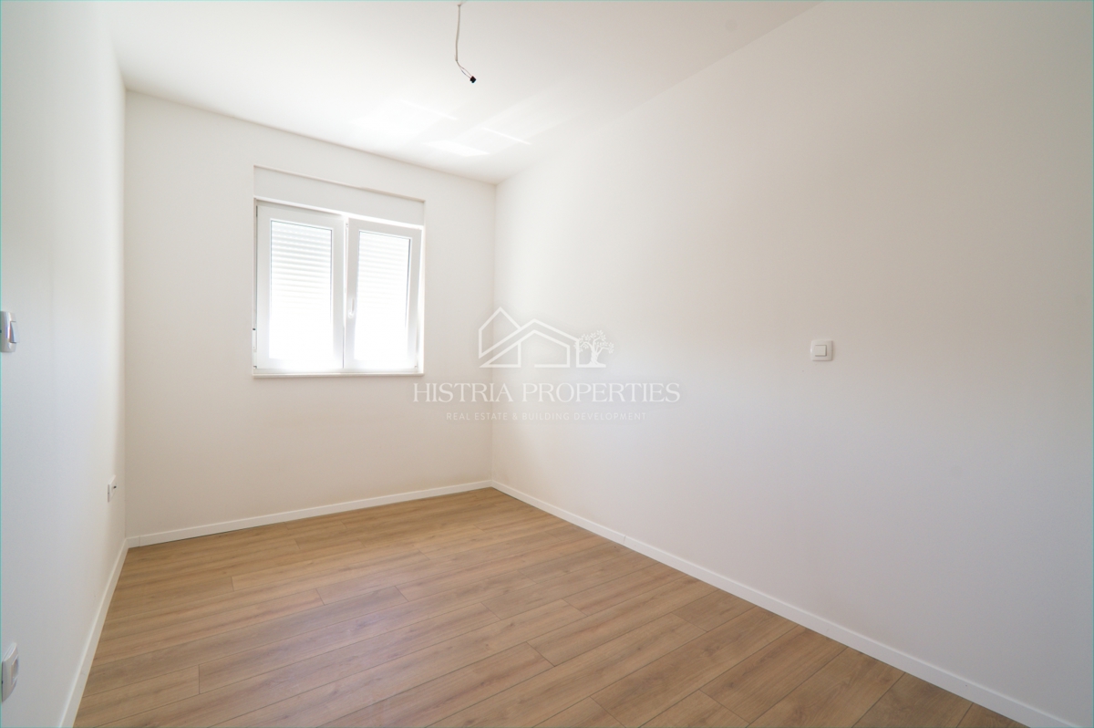 Ampio appartamento con terrazza coperta e vista panoramica sul mare