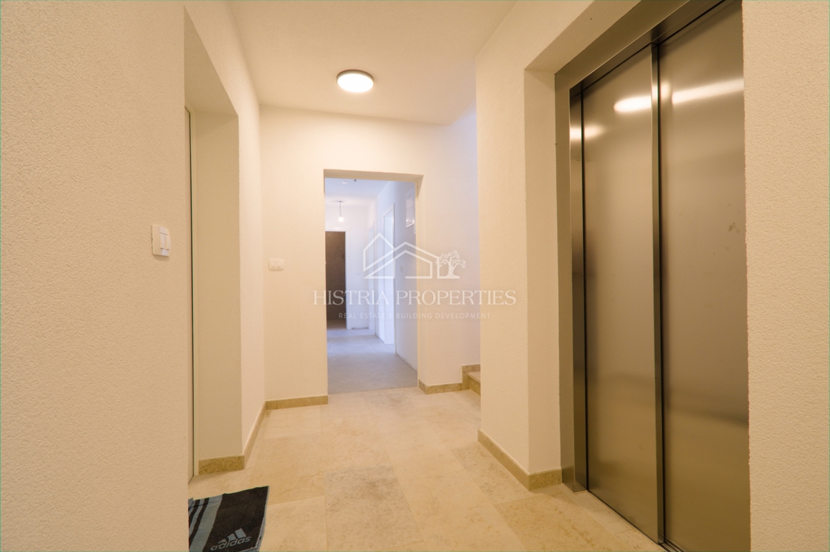 Grazioso appartamento a 800 metri dal mare in un nuovo edificio con ascensore