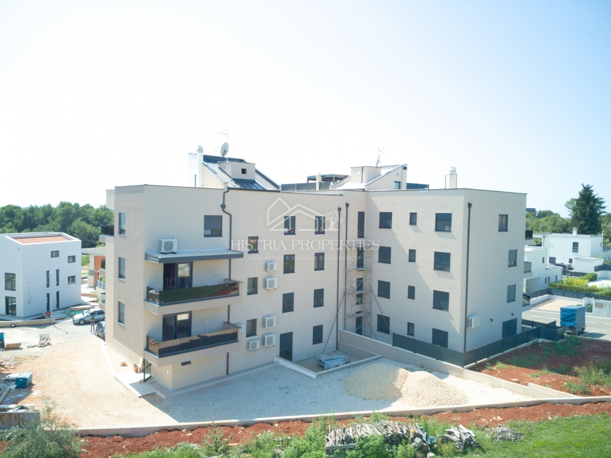 Grazioso appartamento a 800 metri dal mare in un nuovo edificio con ascensore