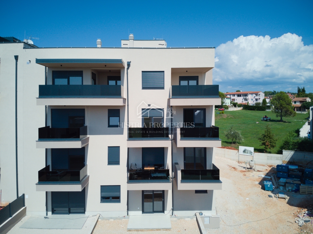 Grazioso appartamento a 800 metri dal mare in un nuovo edificio con ascensore