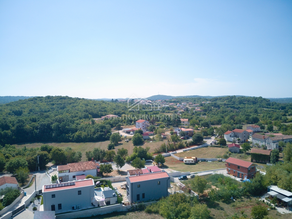 Ambiente tranquillo e una villa moderna con piscina perfetta per il relax