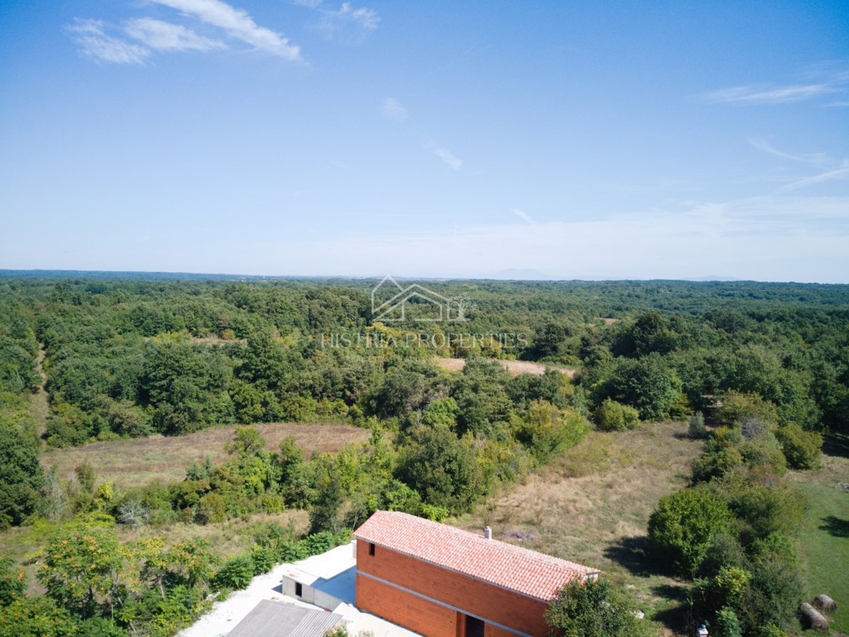 Casa estremamente attraente con piscina a sfioro per tutti gli amanti dell'Istria centrale