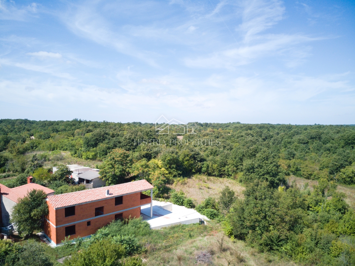 Casa estremamente attraente con piscina a sfioro per tutti gli amanti dell'Istria centrale