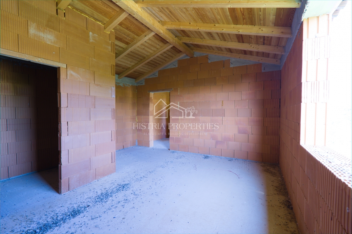 Casa estremamente attraente con piscina a sfioro per tutti gli amanti dell'Istria centrale