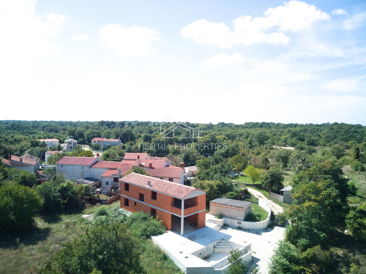 Casa estremamente attraente con piscina a sfioro per tutti gli amanti dell'Istria centrale